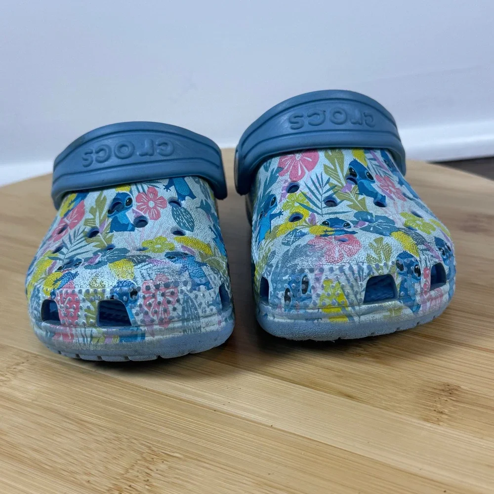 Stitch Crocs Kids Classic‎ Clogs Children's Sz 7 Blue Hawaiian Floral Design